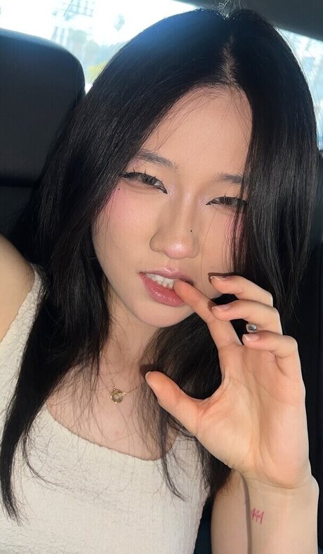 Lo3tus only fans pics