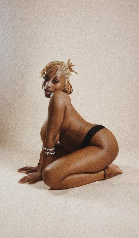 Jo Ikigai onlyfans model photo