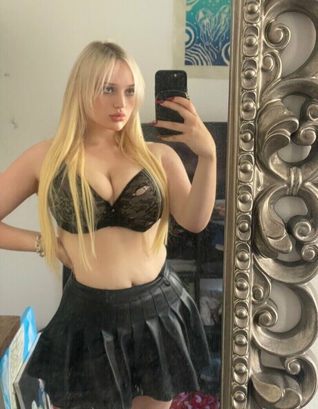 TalkFastEllie naked only fans