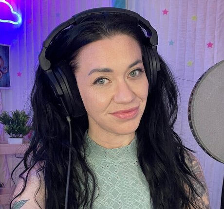 Tawny Platis onlyfans public photos