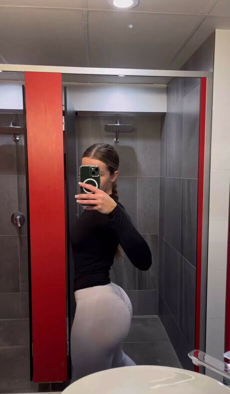 Rachel Chisholm onlyfans leaks naked