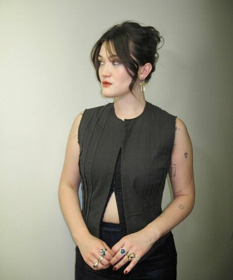 Isa Briones onlyfans images