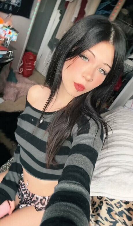 xoscarlettx onlyfans posts