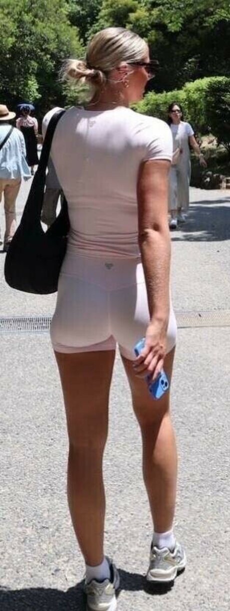 Taryn DeWese feet onlyfans