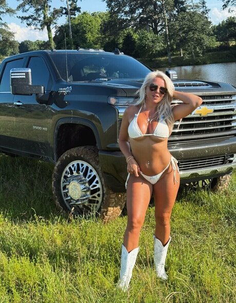 Sophie Swaney naked onlyfans