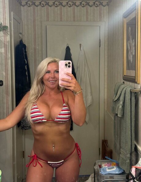 Sophie Swaney leaked onlyfans nude