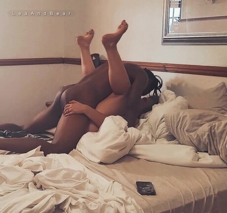 Leah And Bear leaked onlyfans content