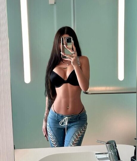 Angebevv onlyfans topless