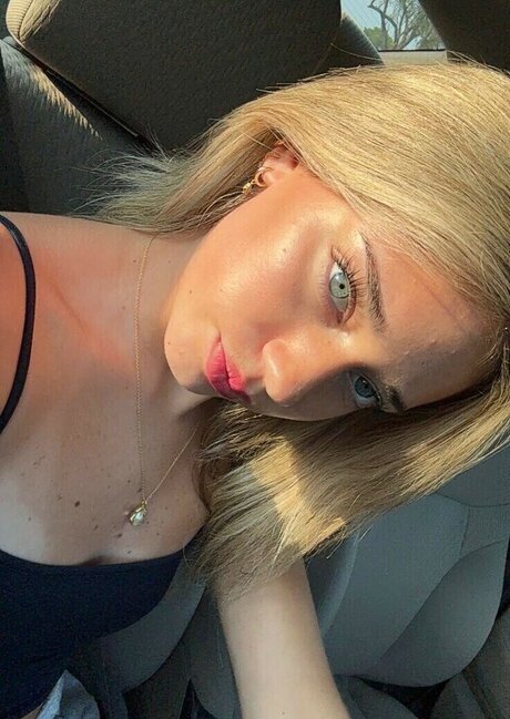 Katelyn Breann onlyfans naked leaks