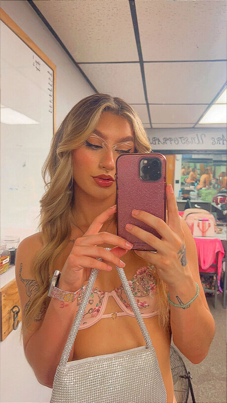 Deja Vu_ nude onlyfans leaks