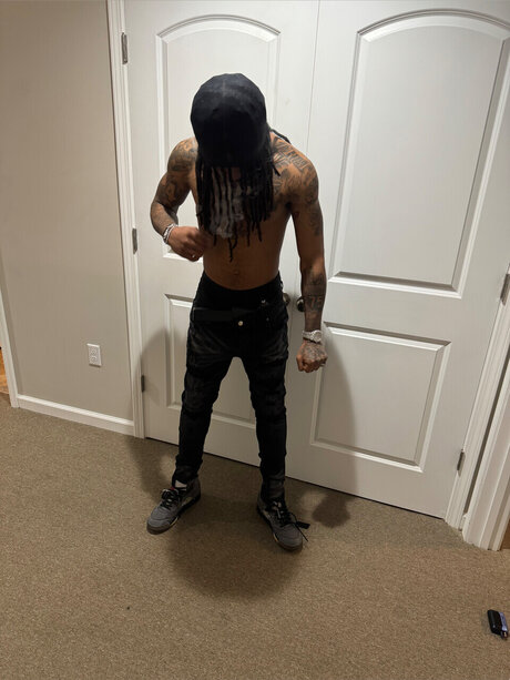 HoochieDaddy43 onlyfans leaked photos