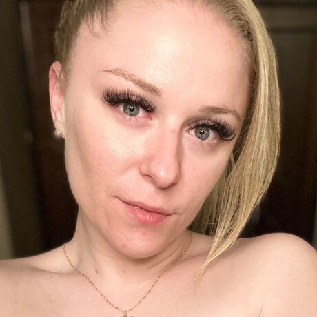 Rachel Maxwell onlyfans sextape leak