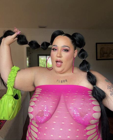 Mami Issues onlyfans nide