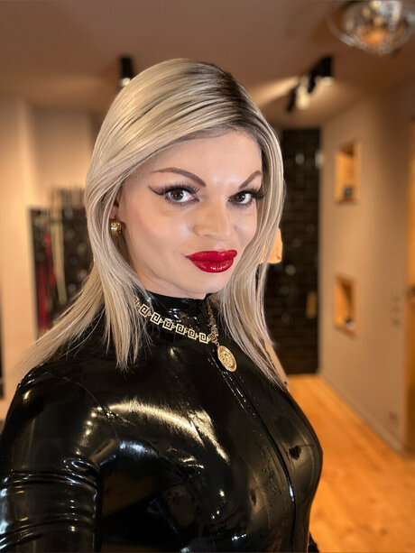 MissStolt nude onlyfans leaked