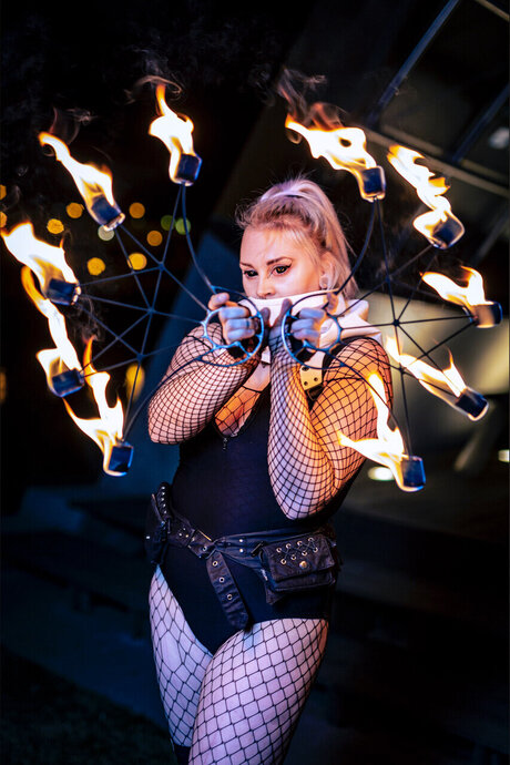 Cyra The Fire Sorceress only fans photos