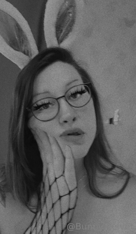 bunny velvet pics onlyfans