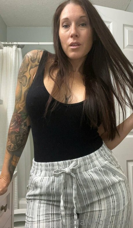 lolanikolavip onlyfans sex