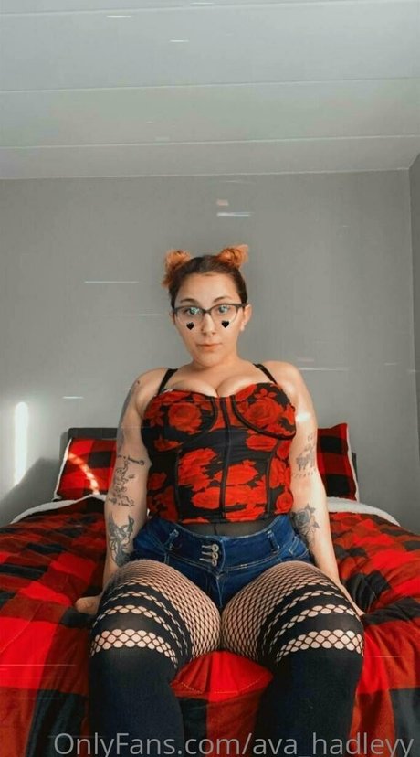 ava hadleyy nude onlyfans leak