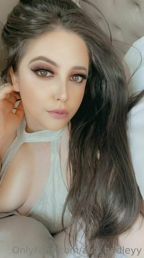 ava hadleyy onlyfans naked