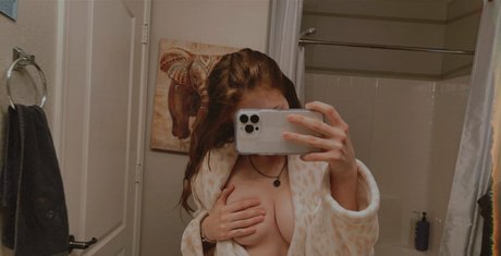 Izzysclub onlyfans nude leak