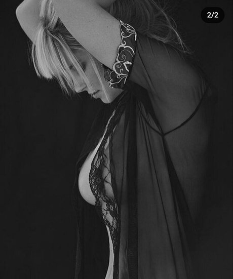 Genevieve Morton naked only fans