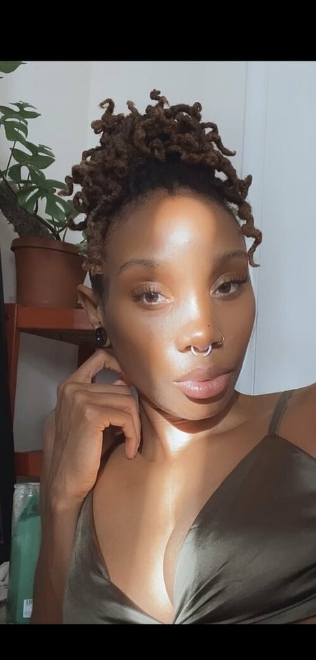 venusmoon3 onlyfans nude content