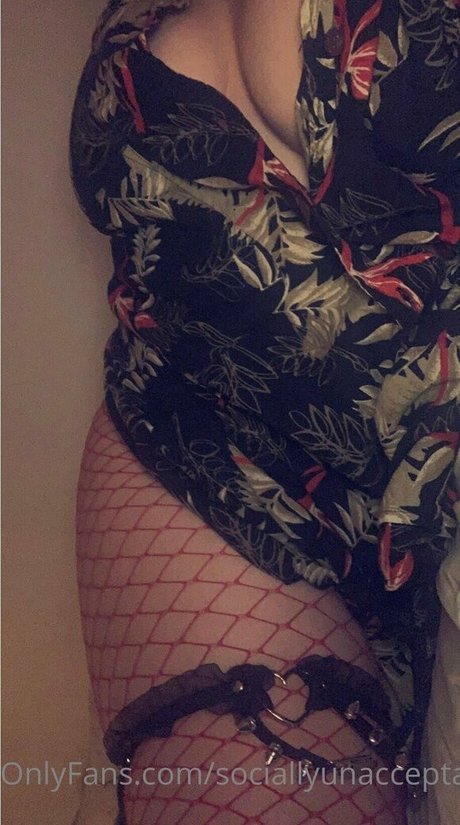 sociallyunacceptablexx only fans nudes