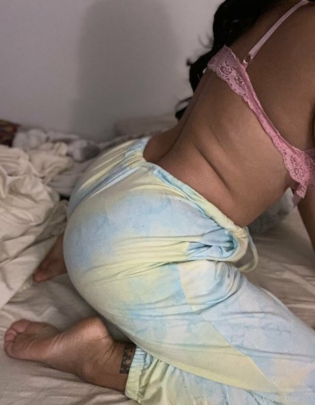 avatreatsss only fans naked