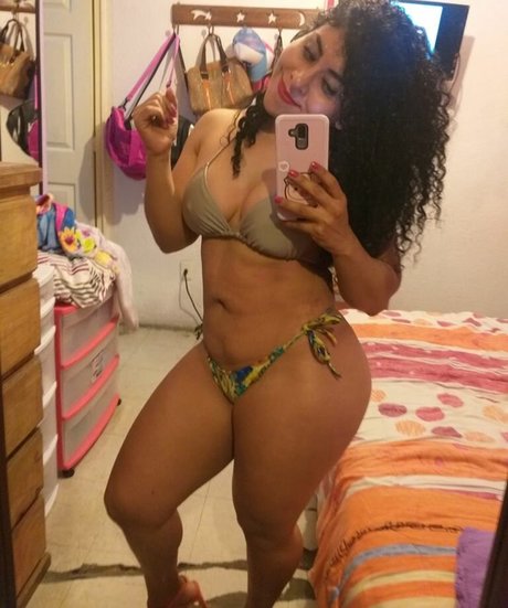 antonella chinita onlyfans striptease