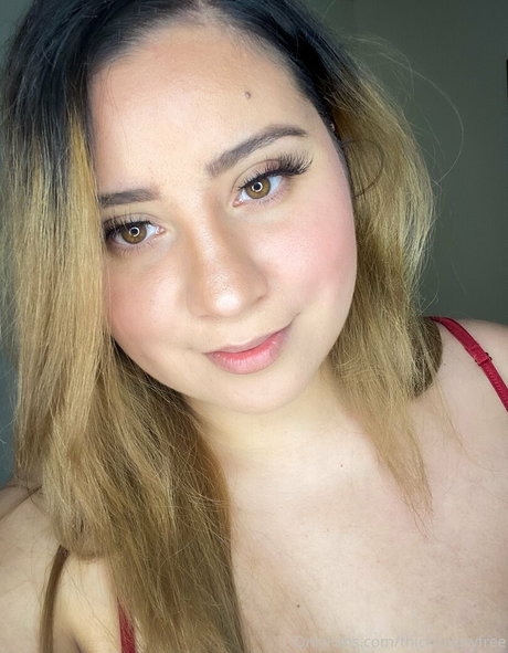 thickluxuryfree onlyfans leaked nudes