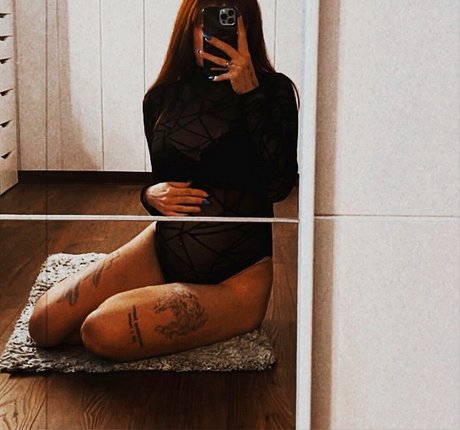 gelliii93_ onlyfans page