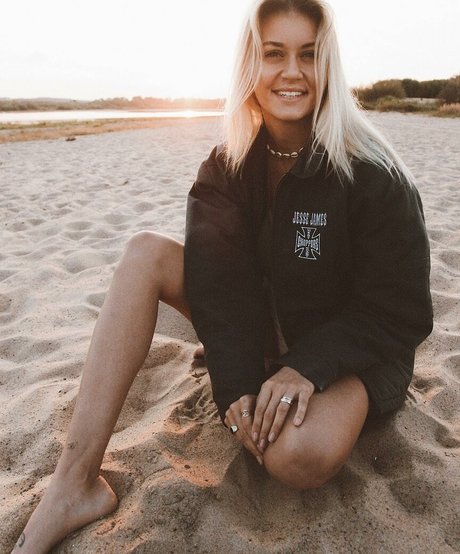 girlfriend onlyfans pornographic scene