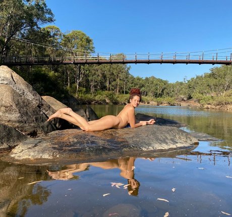 Bella Fiore nude onlyfans leaks