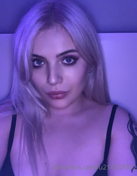 thedakotaa onlyfans hot