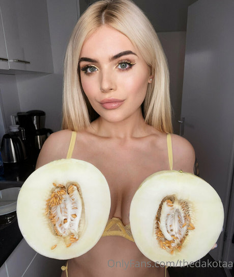 thedakotaa onlyfans leak porn