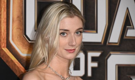 Elizabeth Debicki nude onlyfans leaks