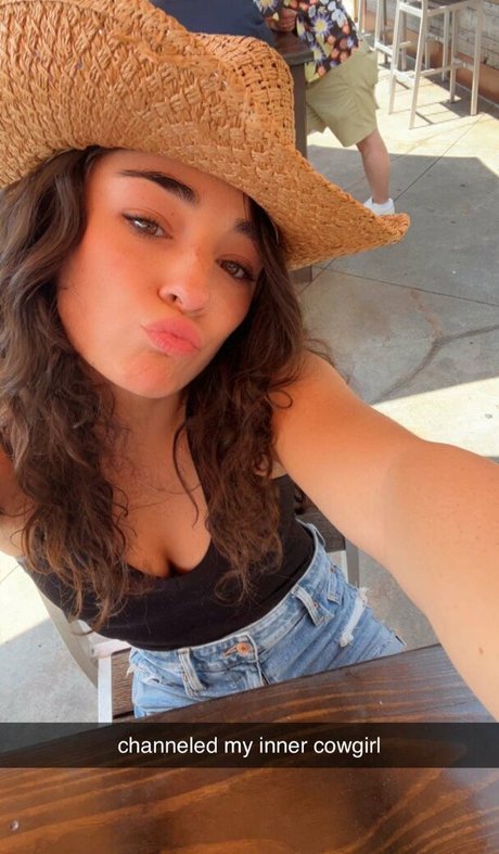 Elena Arenas onlyfans strip