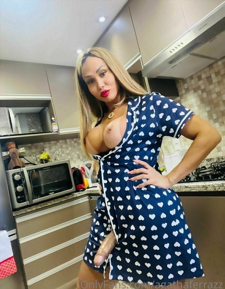 agathaferrazz onlyfans striptease