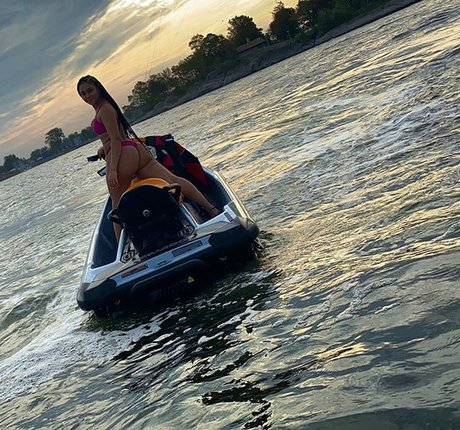 Ashley Bobbio onlyfans leaks