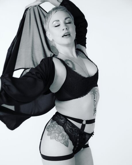 Artemis DAMI ana DeFoyne topless onlyfans