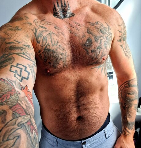 Brandon Oakley onlyfans pictures