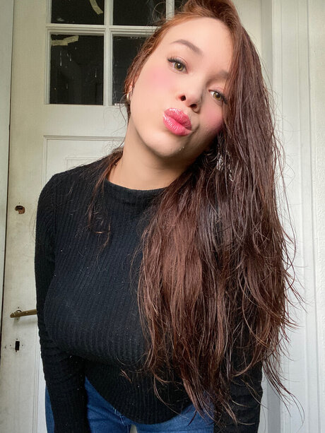 SOPHIASPEARS onlyfans leake