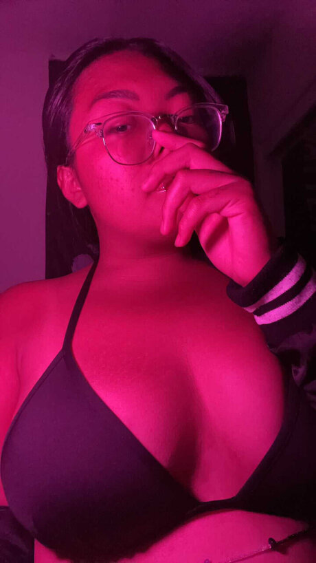 KymikoHarrada leaked onlyfans content