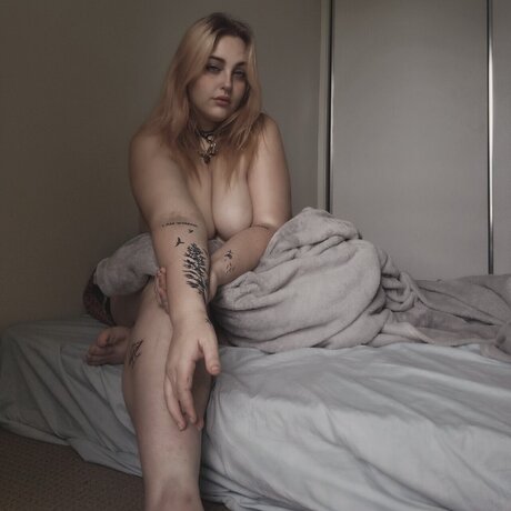 IslaFay onlyfans free content