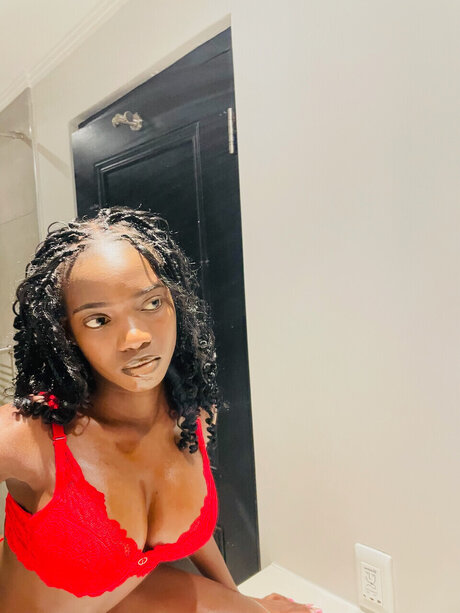 Petite Ari_ onlyfans nude leaked