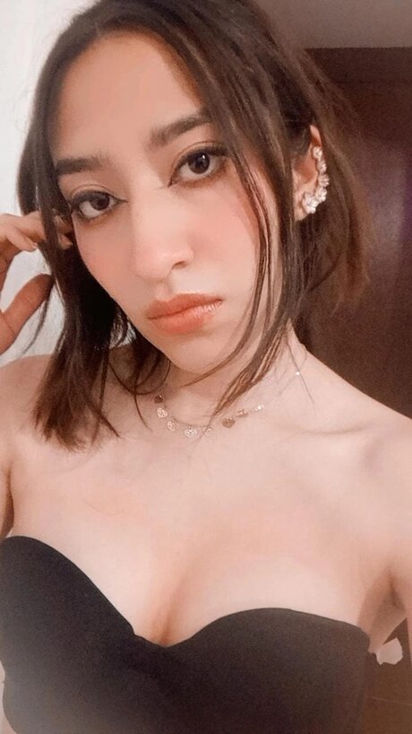 Olivia Acosta onlyfans strip tease