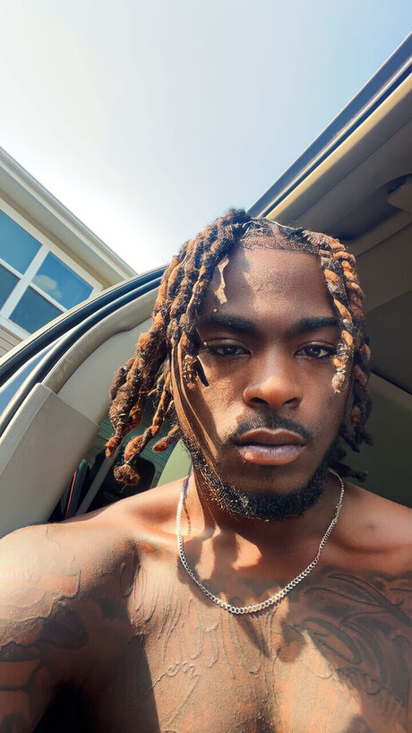 Longdck21 naked on onlyfans