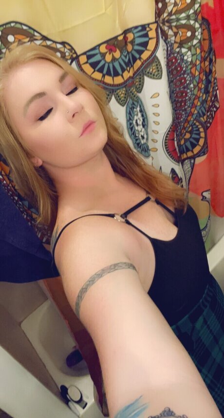 Mae Stiles onlyfans nude