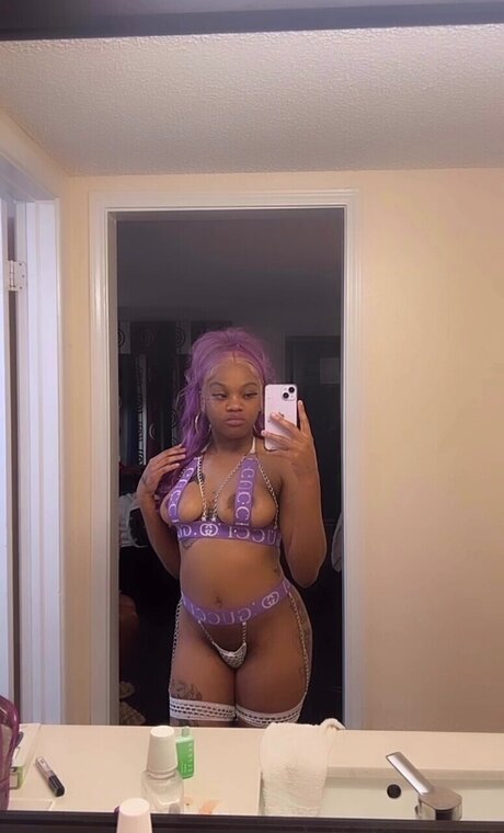 LYNN LUXE only fans pictures