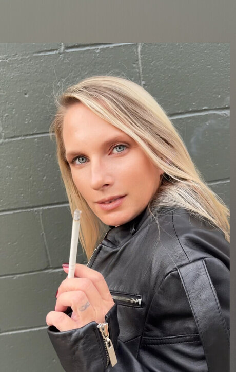 Raven s Video Vault porn onlyfans leaks